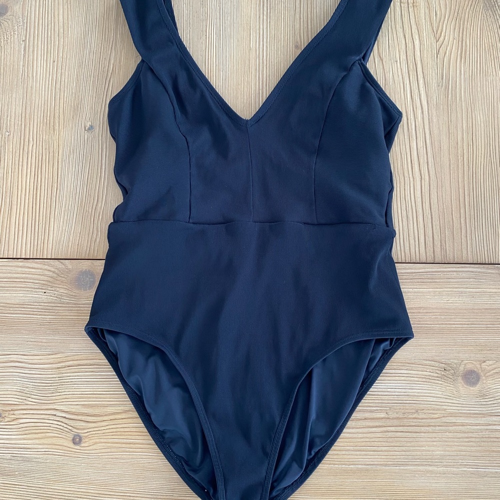 Chic Black Jantzen One-Piece Swimsuit size 16